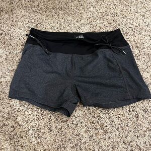 Gray and Black Kyodan Running Hot Yoga Shorts Sz Medium